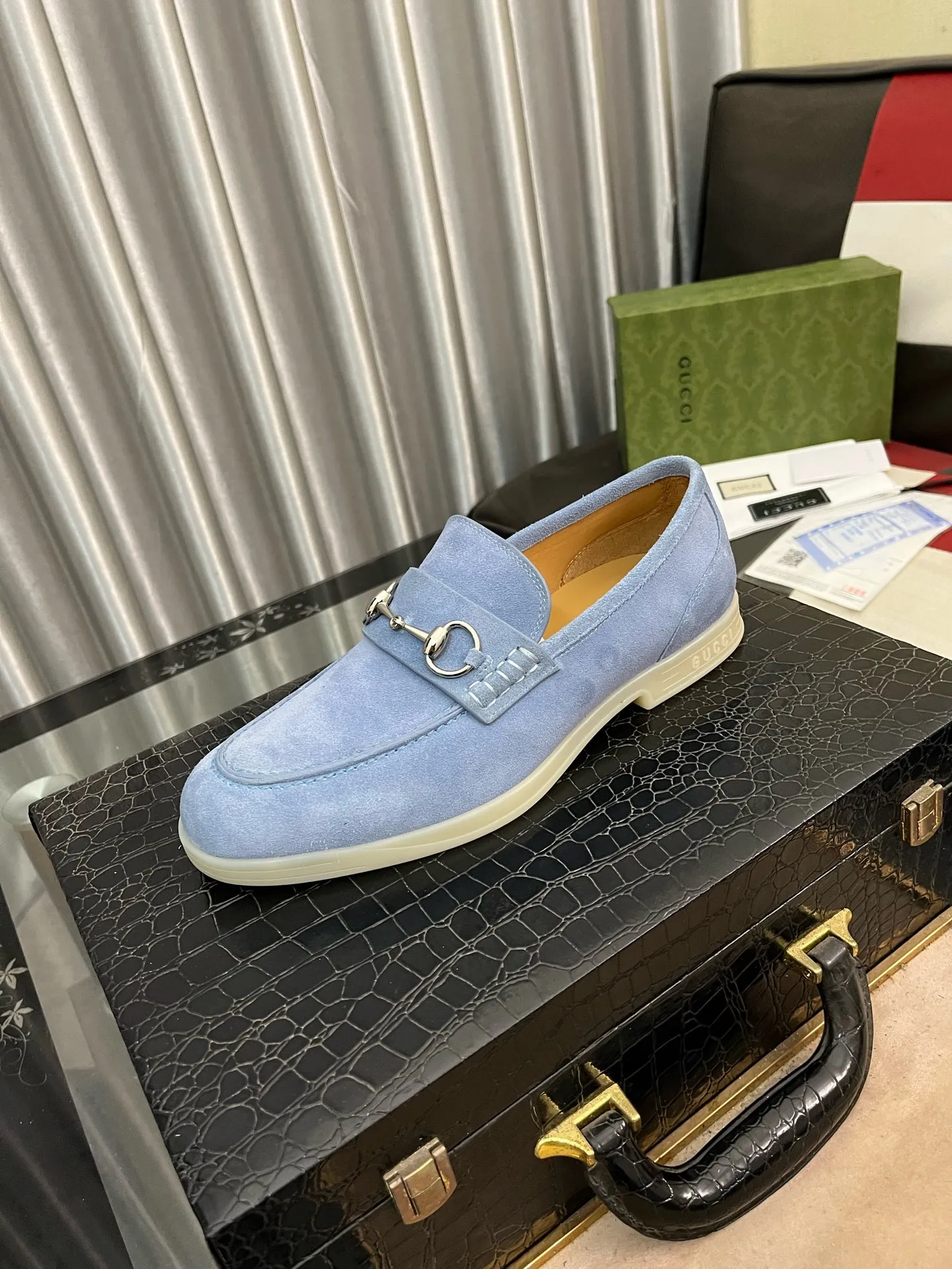 Men's shoes 💰540⌚️⌚️【GUCCi】Original frosted calfskin, water-dyed cowhide lining, original outsole, men's and women's fashion, formal casual leather shoes, slip-on men's and women's shoes series, young fashion, European and American trends, British style, casual matching, comfortable feet, standard code: men's code 38-444️⃣colors available